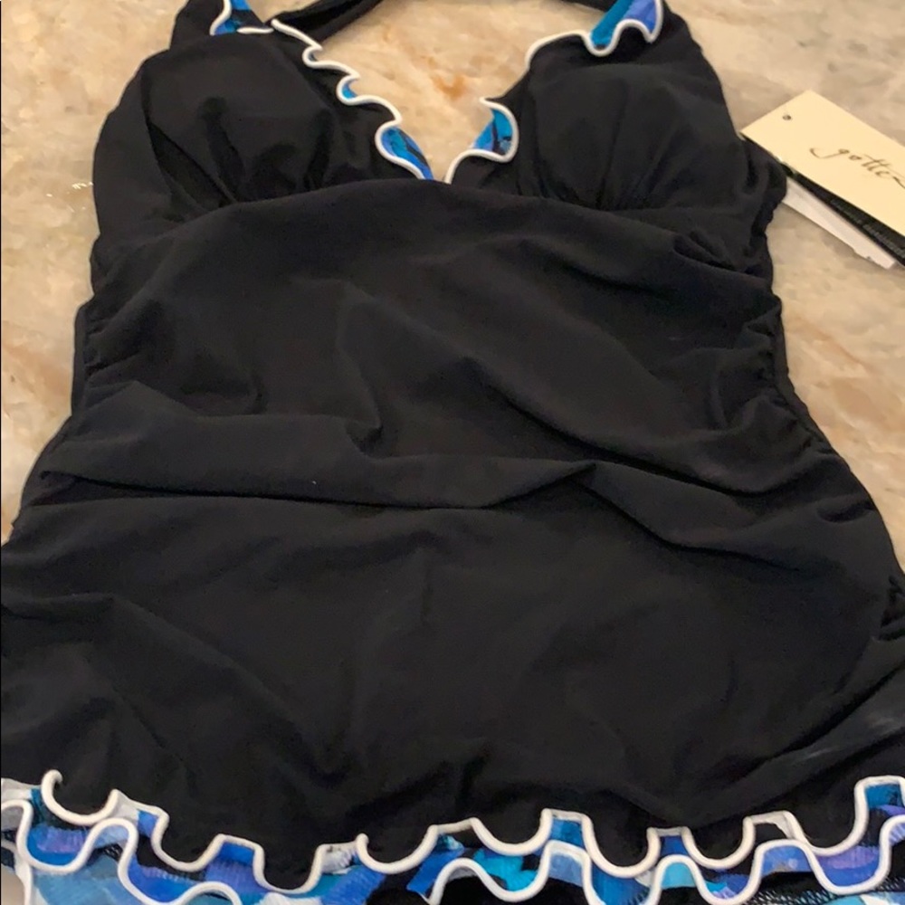 NWT Profile by Gottex‎  Halter Tankini Top!